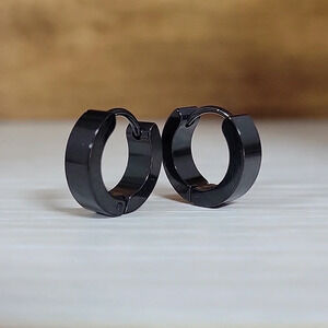 HINGED HUGGIES, black